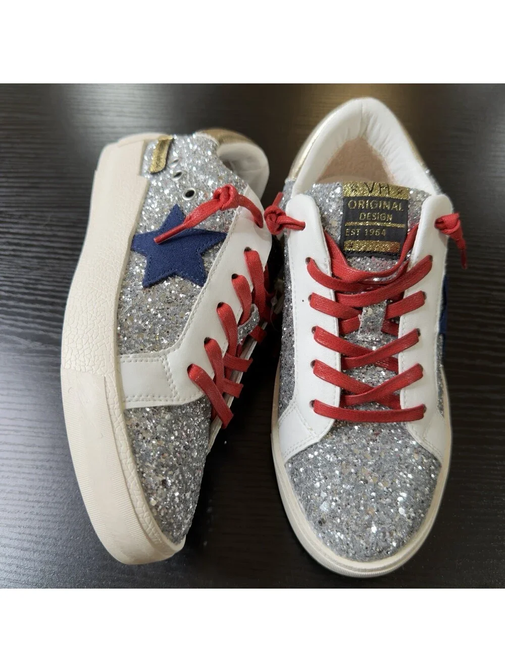 Size 6.5 Women’s Vintage Havana Silver Glitter Gray Star Red Laces Sneakers